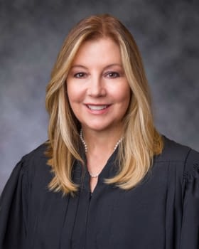 Norma S. Lindsey 法官的照片 Norma S. Lindsey 法官的照片